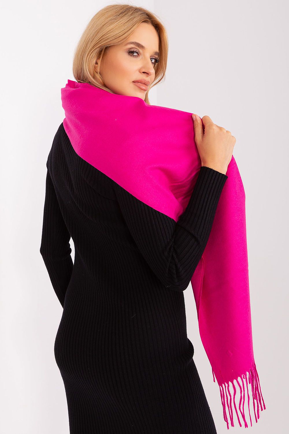 Shawl model 187612 Wool Fashion Italia