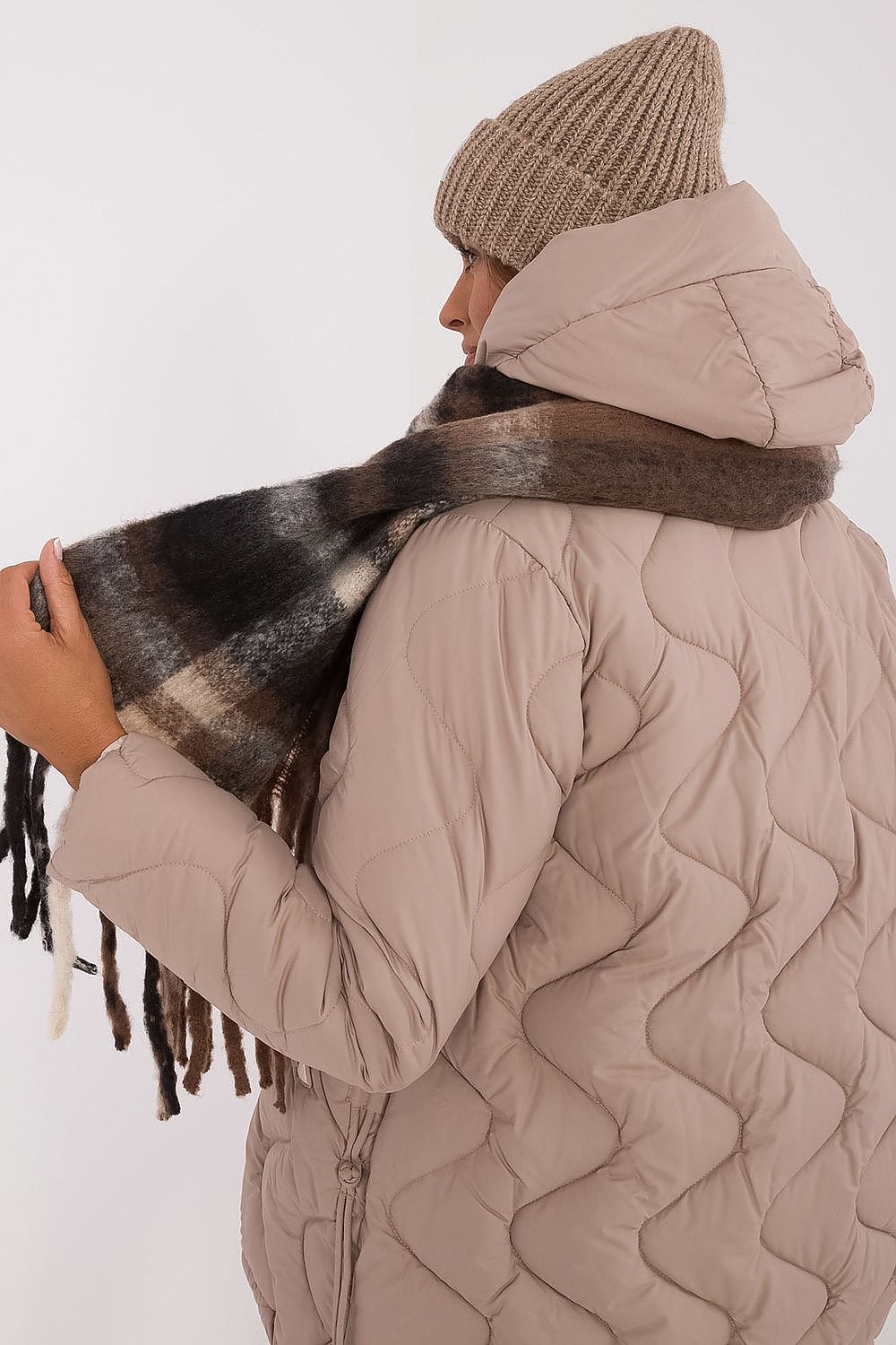 Shawl model 208269 AT