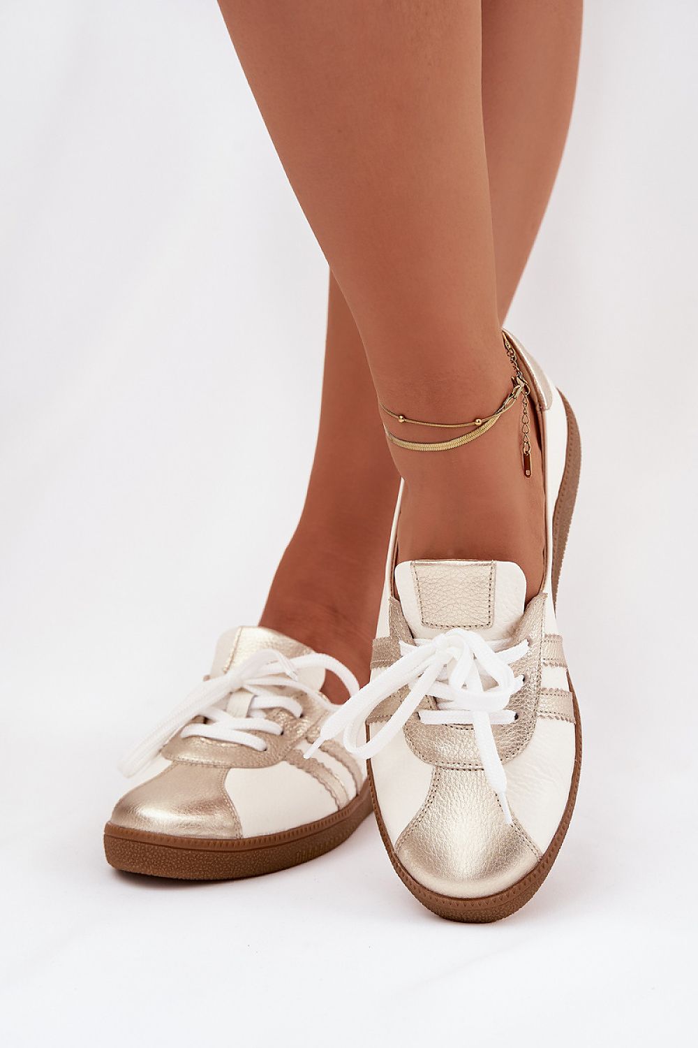 Barefoot model 223857 Step in style