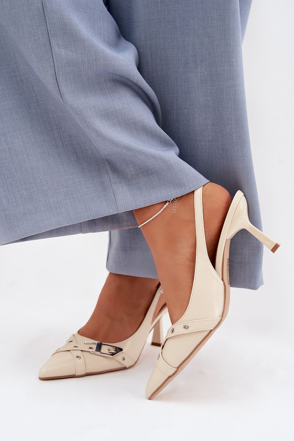 Heel sandals model 225228 Step in style