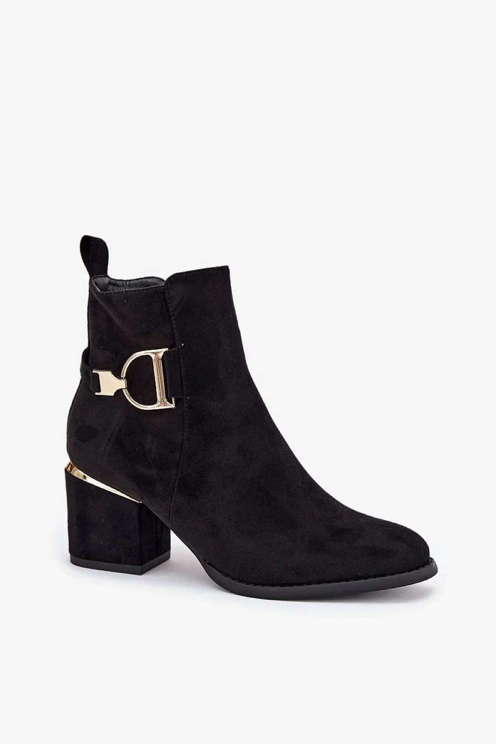Femeie elegantă purtând botine cu toc - ghid de stil Maison Bellezza