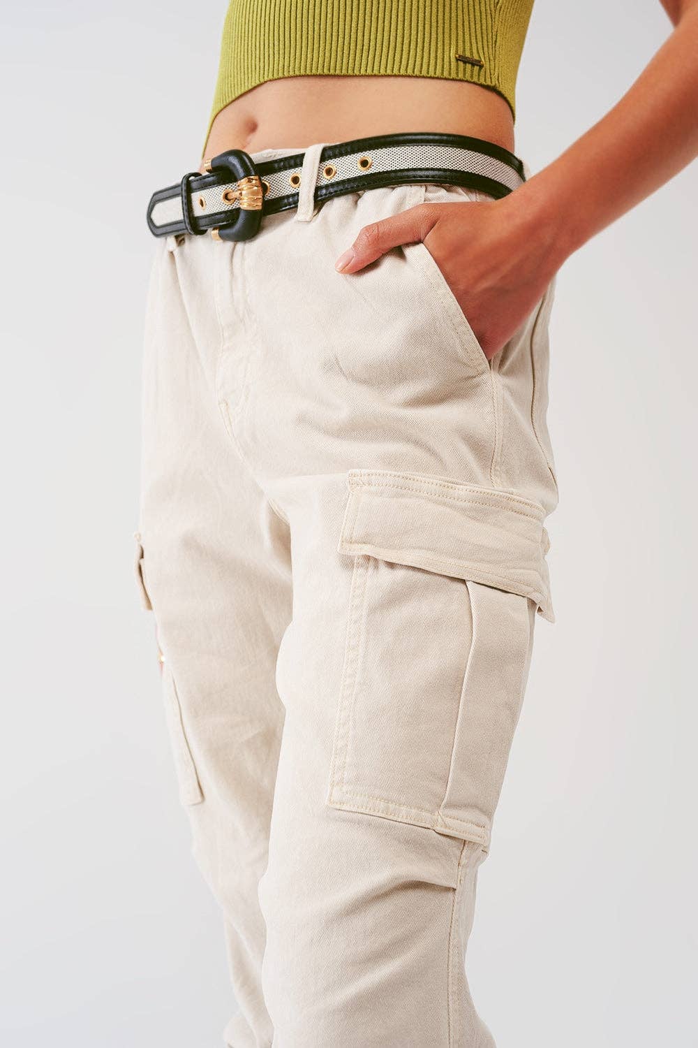 Pantaloni cargo cu ciucuri în culoarea nisipului