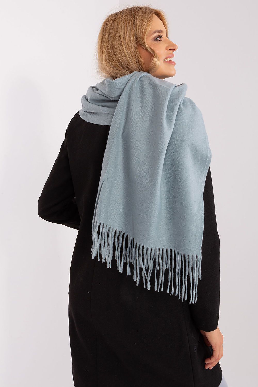  Shawl model 187609 Wool Fashion Italia 