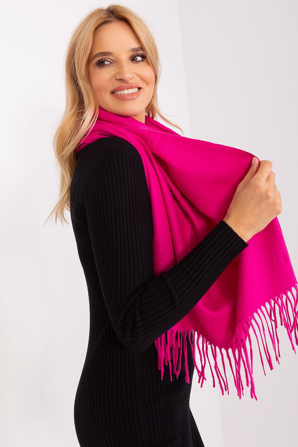  Shawl model 187612 Wool Fashion Italia 
