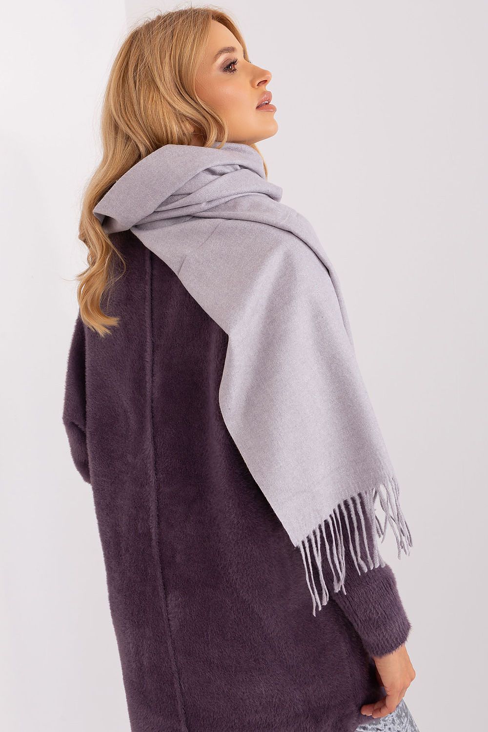  Shawl model 187617 Wool Fashion Italia 