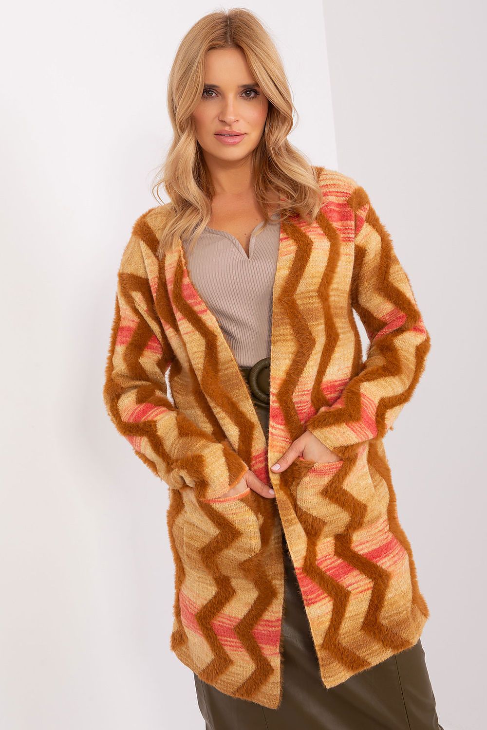  Cardigan model 188850 AT 