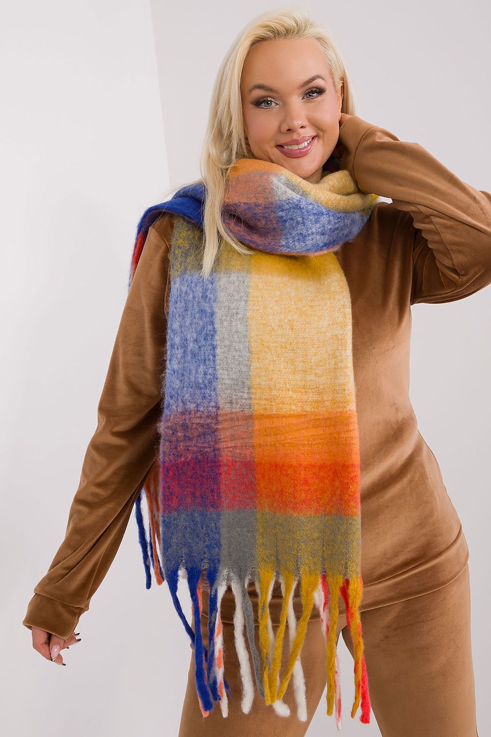  Shawl model 190538 AT 