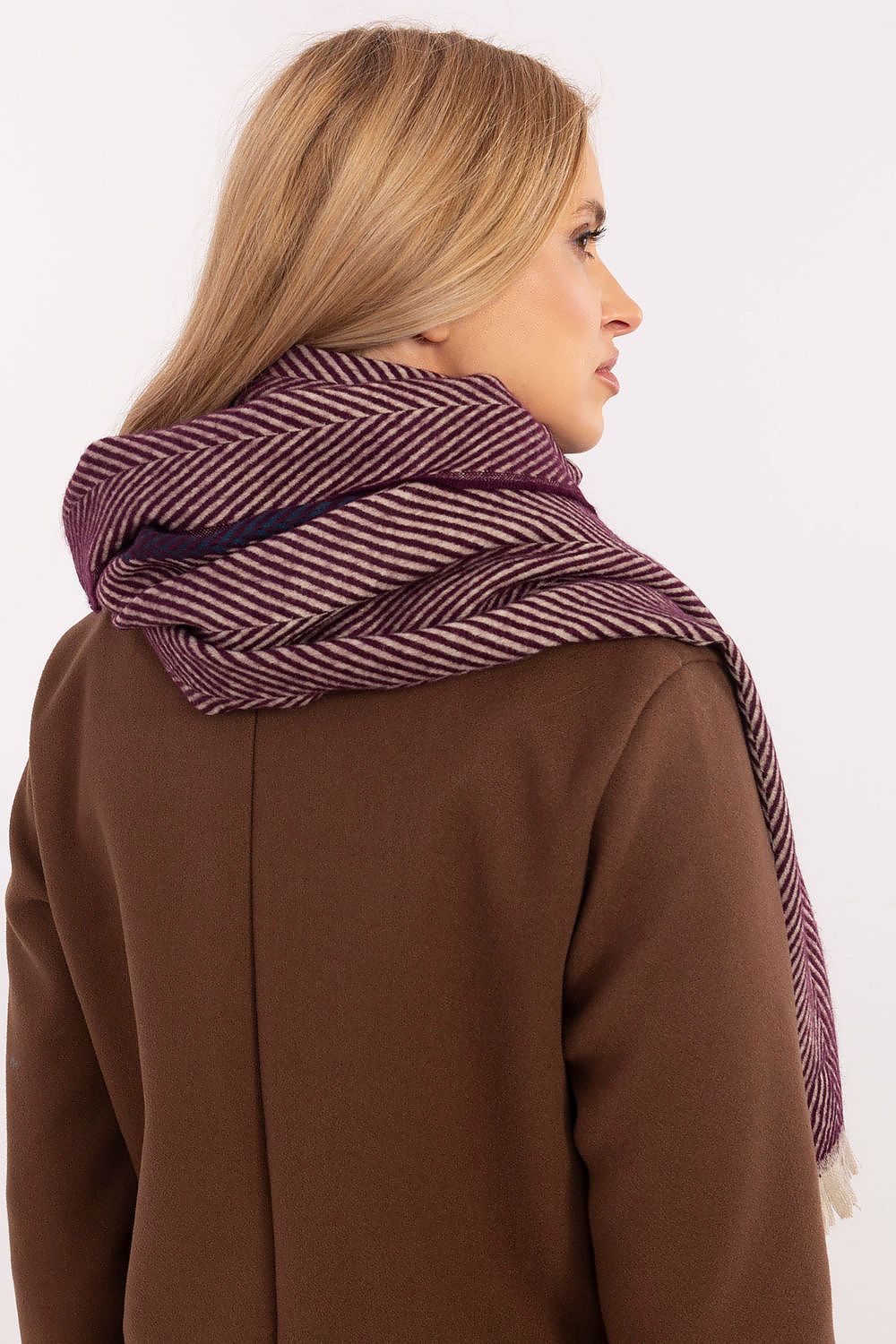  Shawl model 206037 AT 