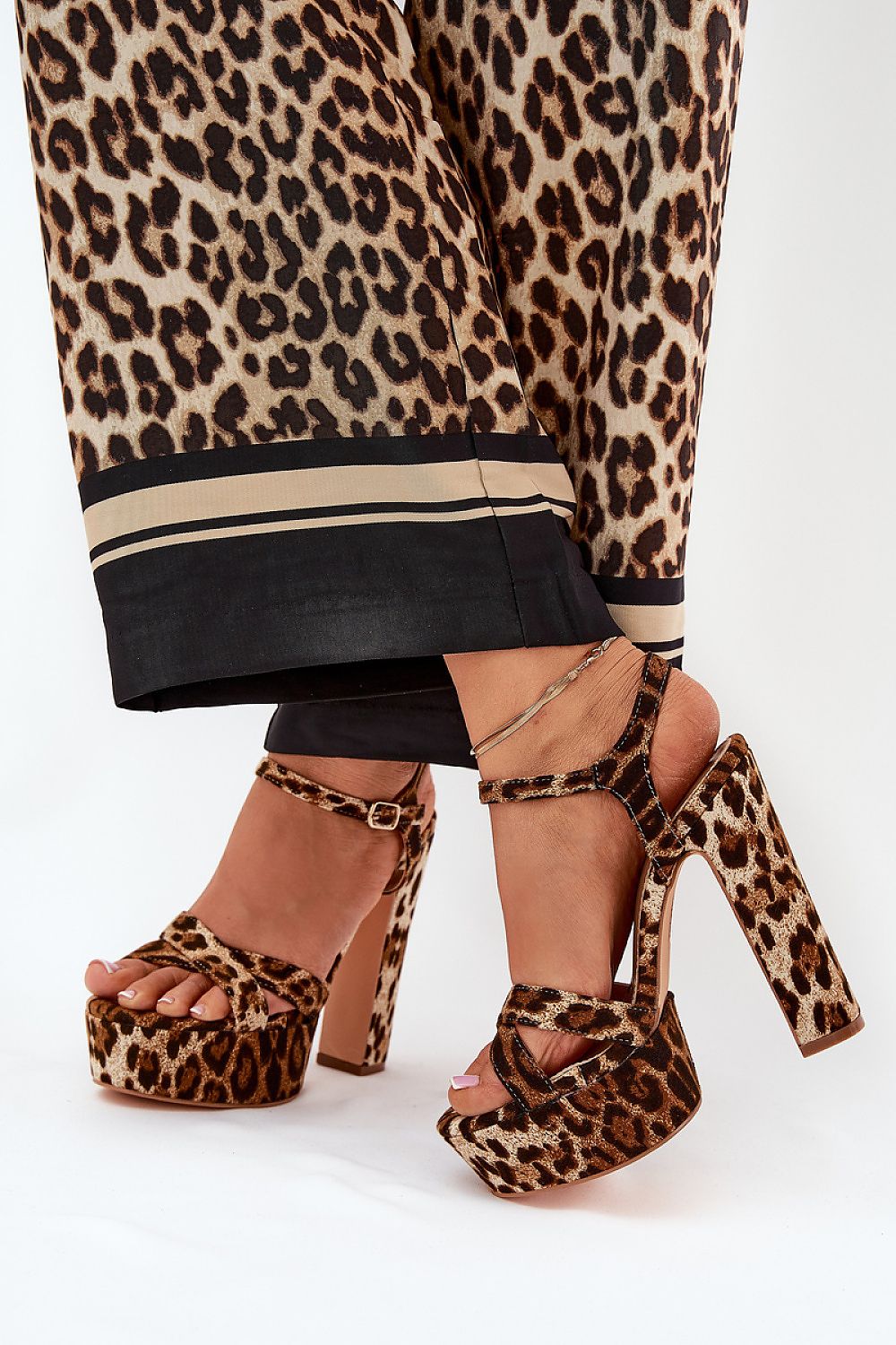  Heel sandals model 210804 Step in style 