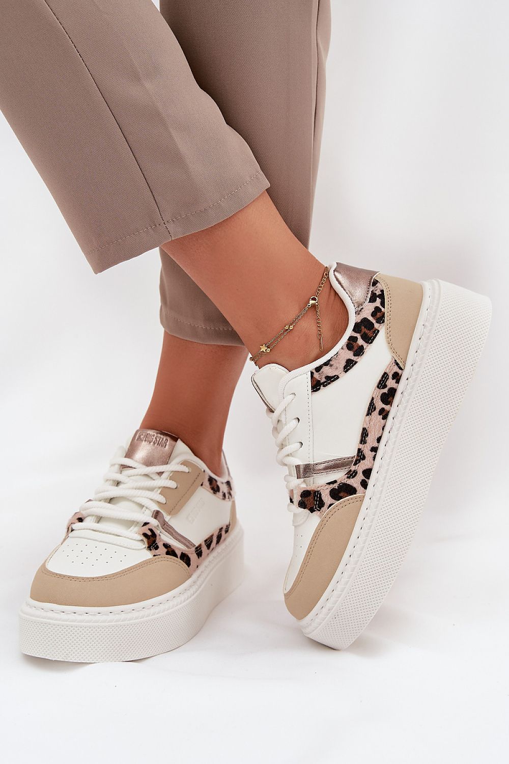  Sport Shoes model 216469 Step in style 