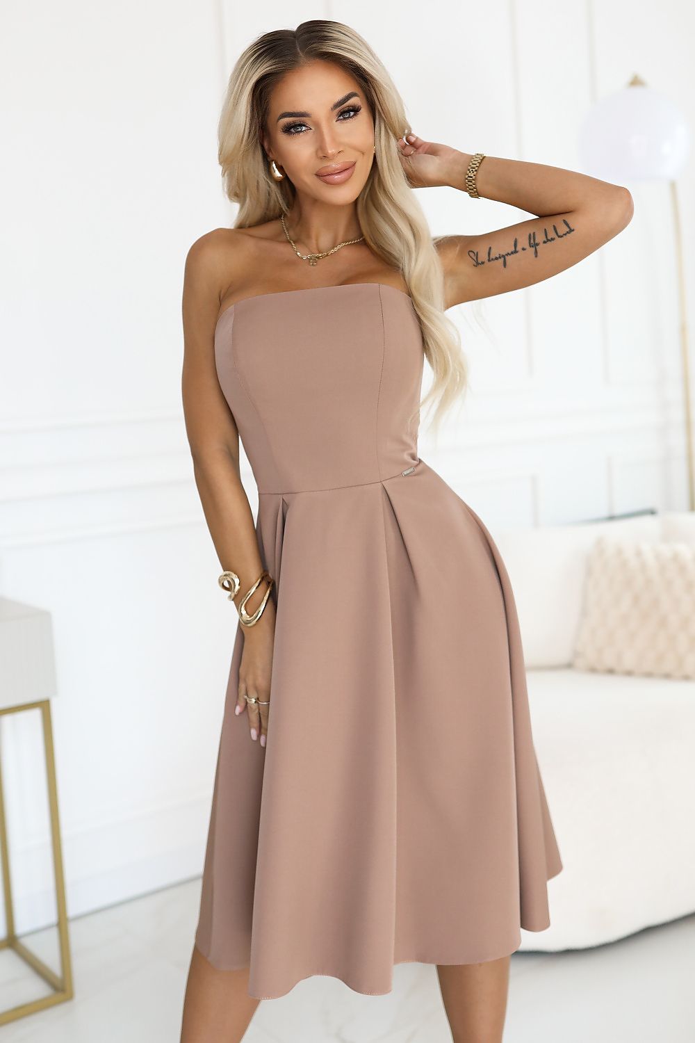 Evening dress model 221118 Numoco