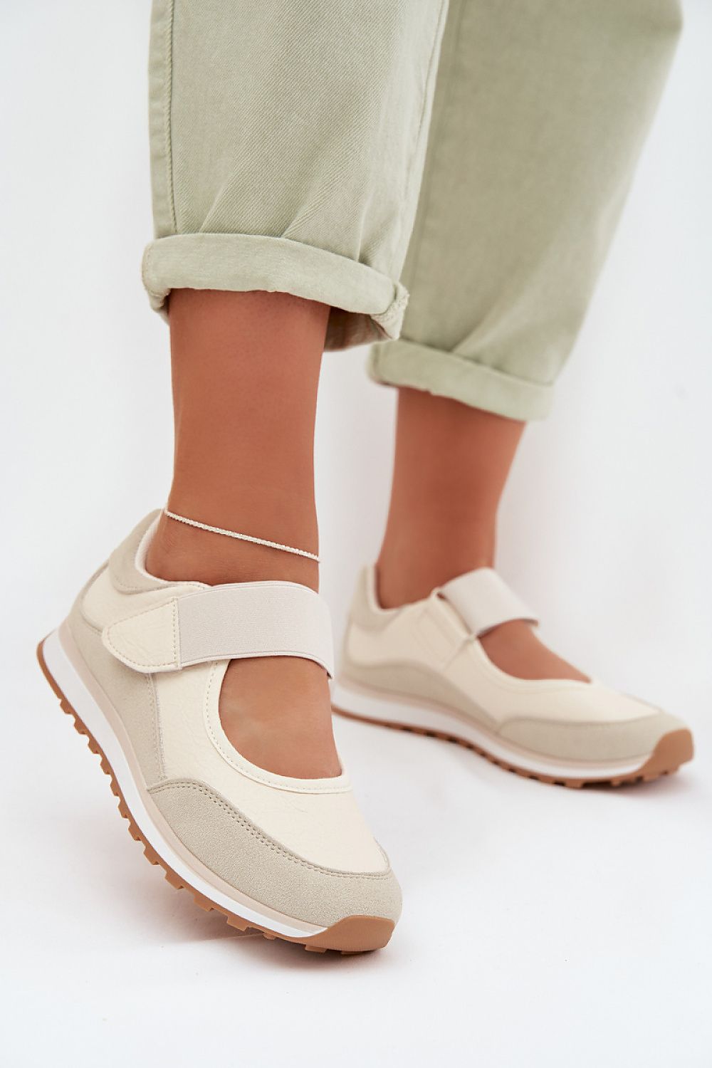  Half shoes model 225100 Step in style 