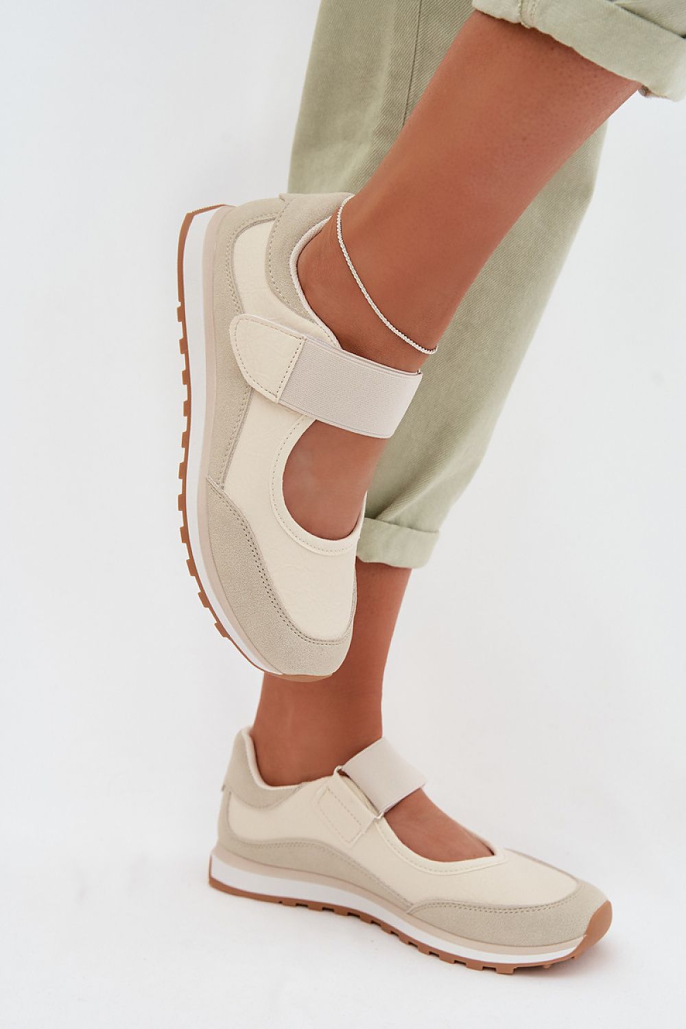  Half shoes model 225100 Step in style 