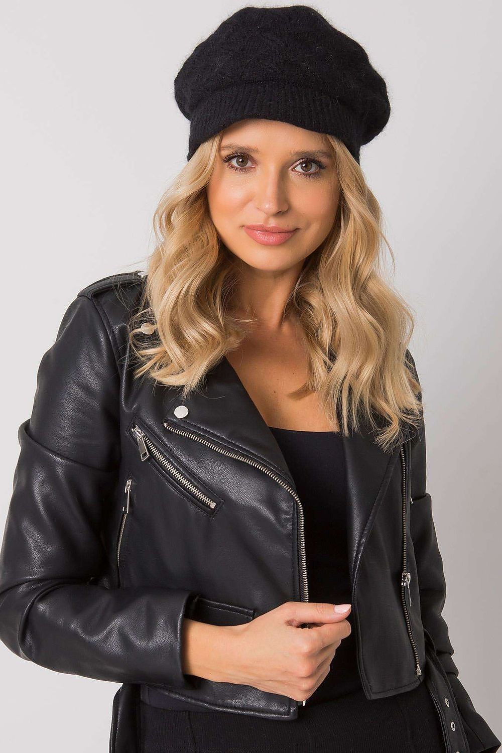  Cap model 161142 AT 