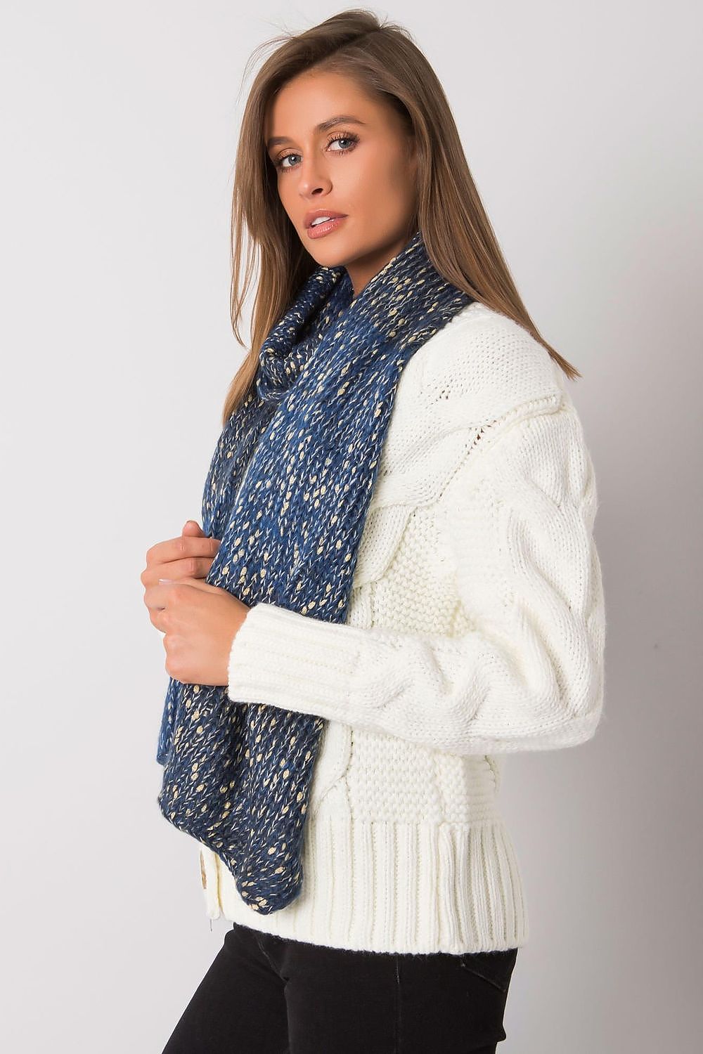  Shawl model 161165 AT 