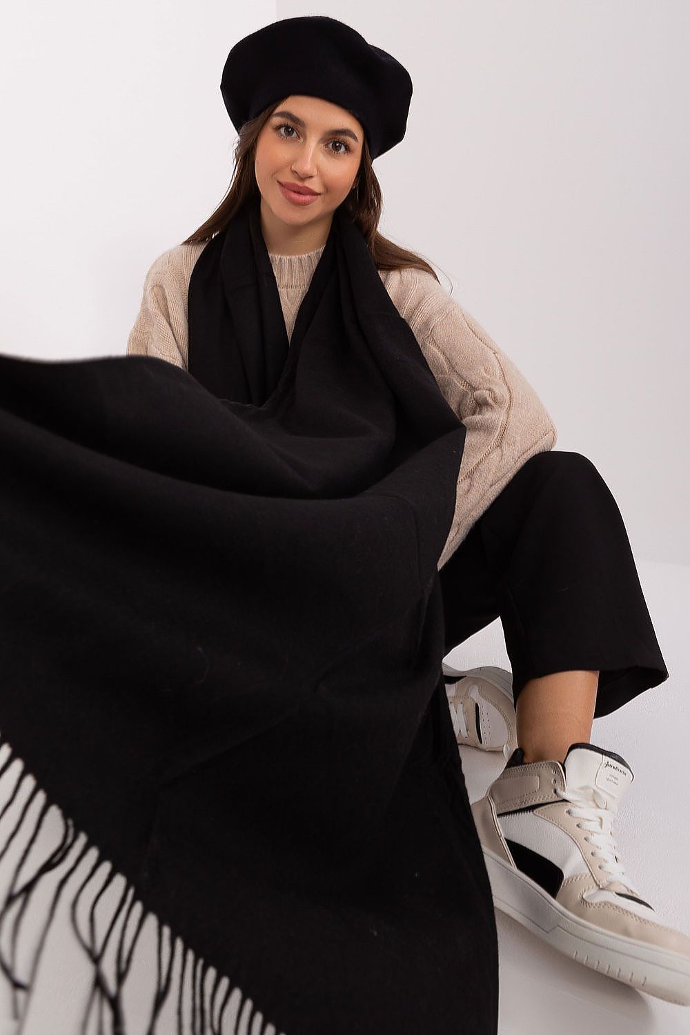  Shawl model 185891 Wool Fashion Italia 