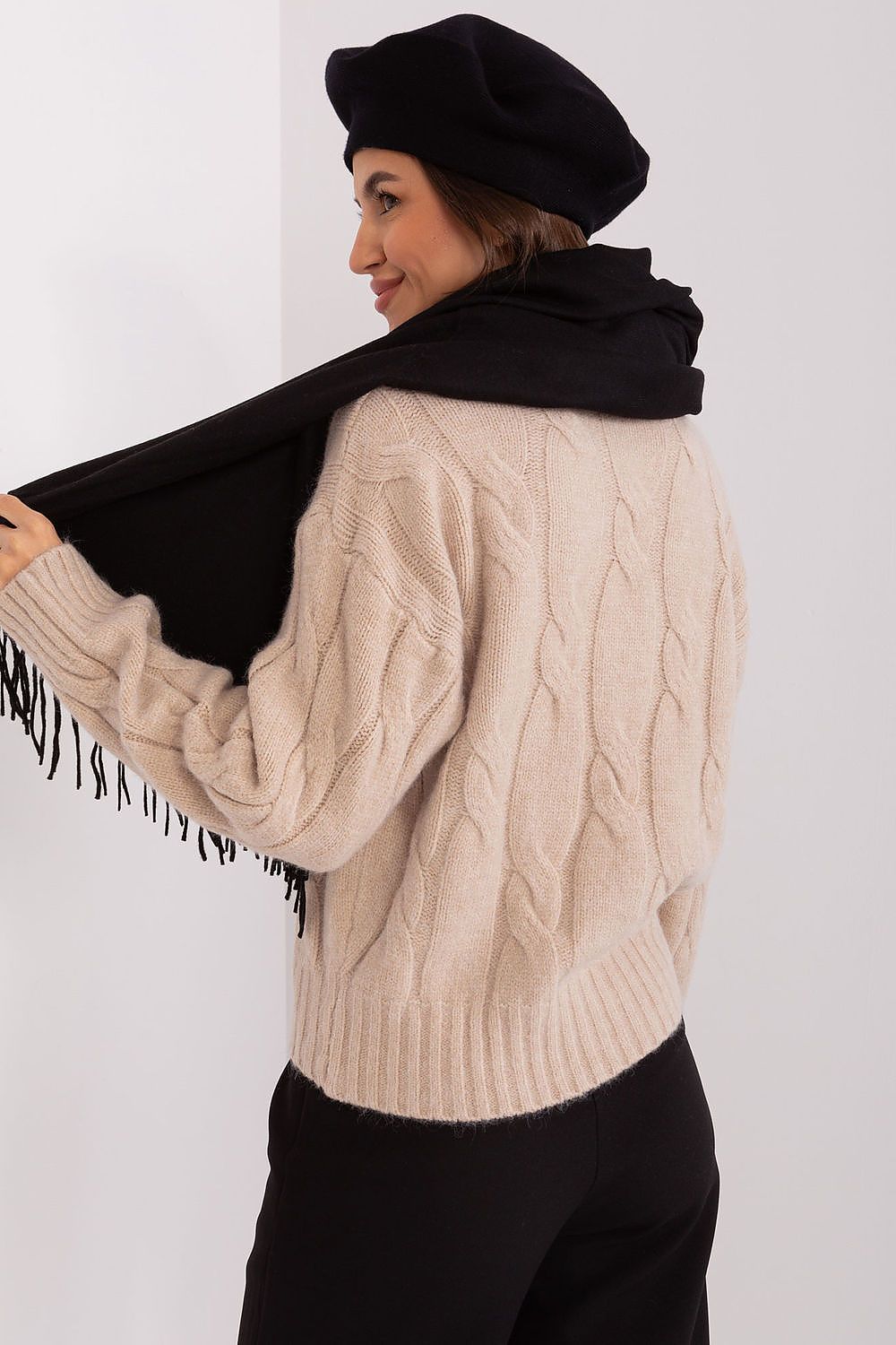  Shawl model 185891 Wool Fashion Italia 