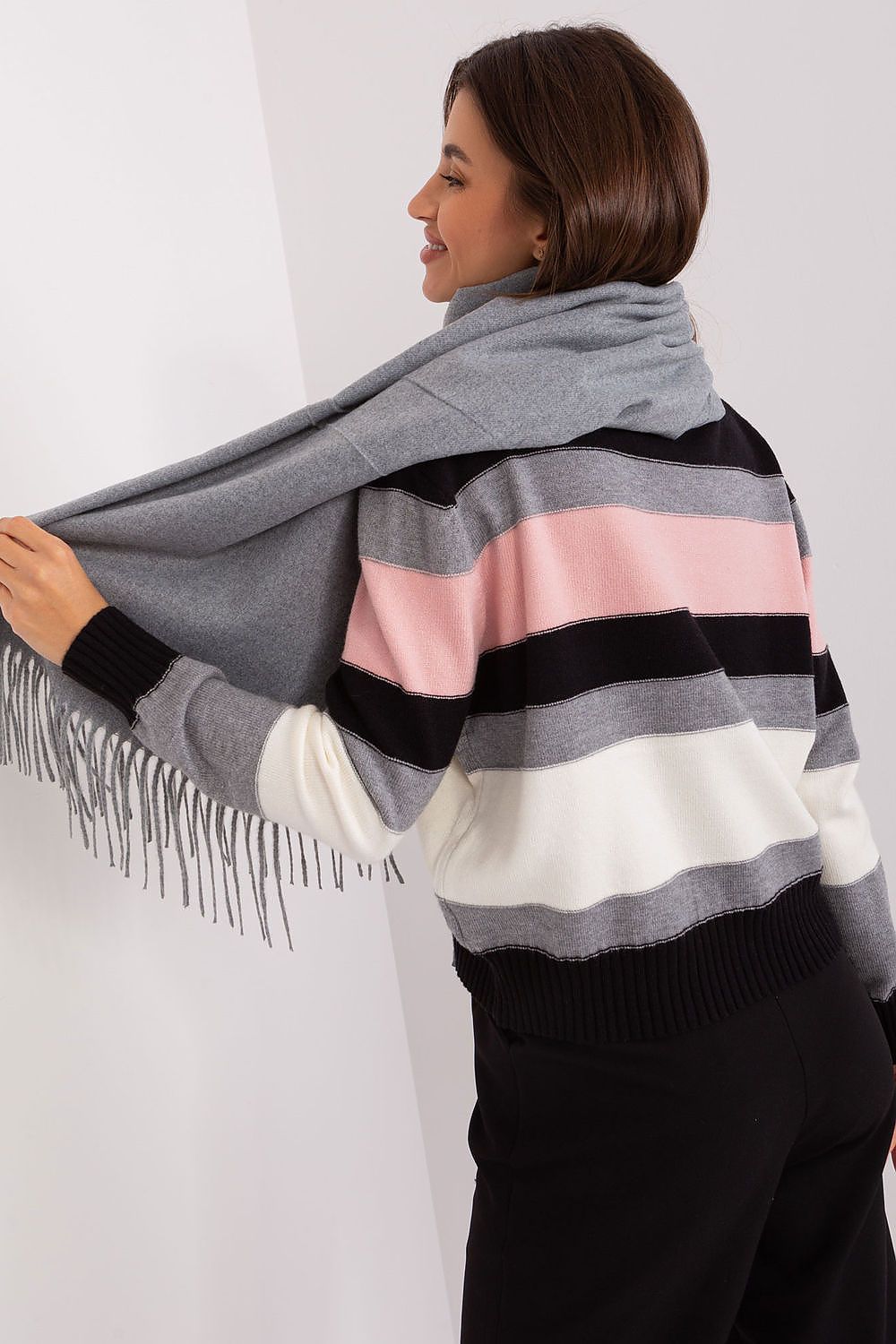  Shawl model 185894 Wool Fashion Italia 